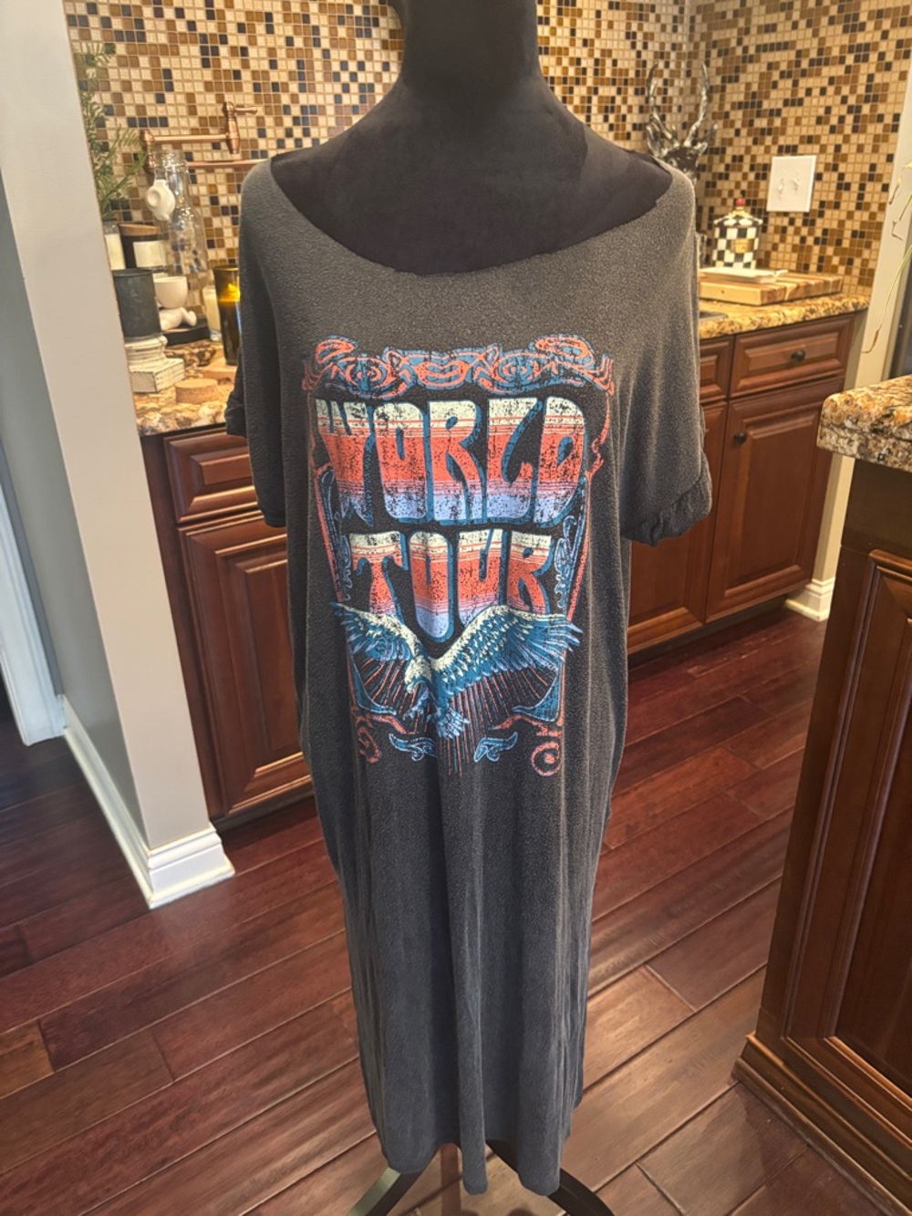 Women’s Short Sleeve Graphic Tee Dress - Gray "World Tour"